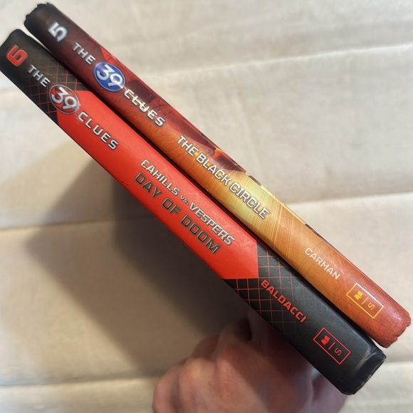 SALE!!! 39 clues set of 2 - Picture 2 of 4